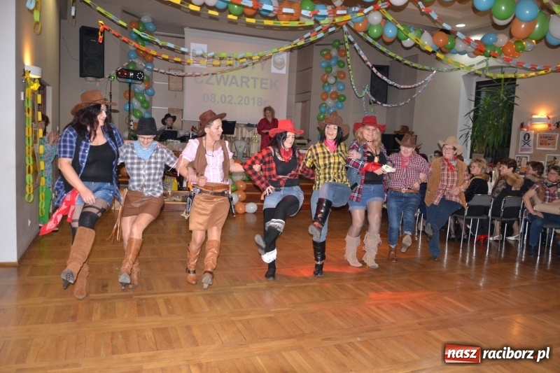 Zdjęcie w galerii na portalu naszraciborz.pl: Im więcej pączków, tym więcej szczęścia, czyli babski comber w Tworkowie  wiadomości z regionu