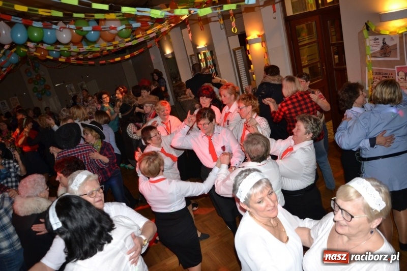 Zdjęcie w galerii na portalu naszraciborz.pl: Im więcej pączków, tym więcej szczęścia, czyli babski comber w Tworkowie  wiadomości z regionu