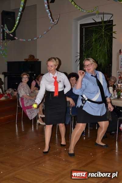 Zdjęcie w galerii na portalu naszraciborz.pl: Im więcej pączków, tym więcej szczęścia, czyli babski comber w Tworkowie  wiadomości z regionu