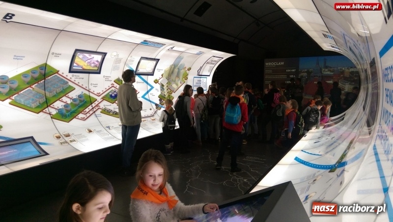 Zdjęcie w galerii na portalu naszraciborz.pl: Woda jest fantastyczna! Uczestnicy ferii z biblioteką na wycieczce w Hydropolis wiadomości z regionu