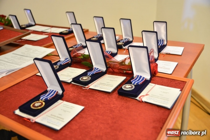 Zdjęcie w galerii na portalu naszraciborz.pl: Śląska Służba Więzienna świętuje na zamku w Raciborzu  wiadomości z regionu