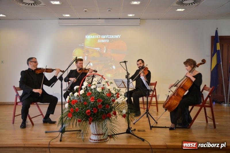 Zdjęcie w galerii na portalu naszraciborz.pl: Śląska Służba Więzienna świętuje na zamku w Raciborzu  wiadomości z regionu