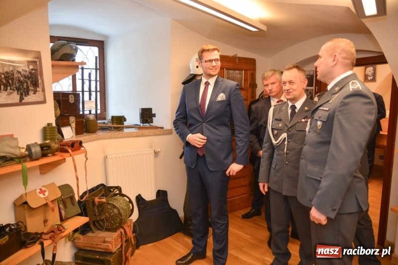 Zdjęcie w galerii na portalu naszraciborz.pl: Śląska Służba Więzienna świętuje na zamku w Raciborzu  wiadomości z regionu