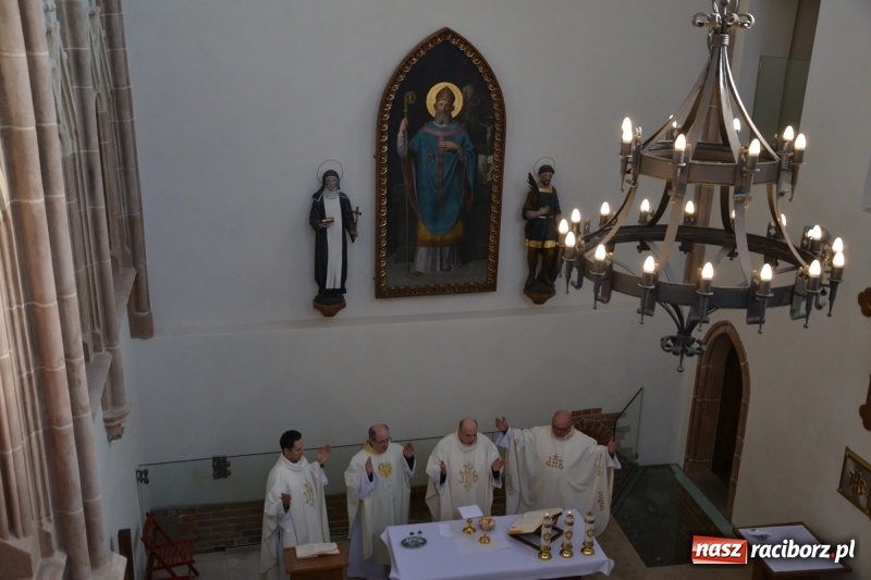 Zdjęcie w galerii na portalu naszraciborz.pl: Śląska Służba Więzienna świętuje na zamku w Raciborzu  wiadomości z regionu