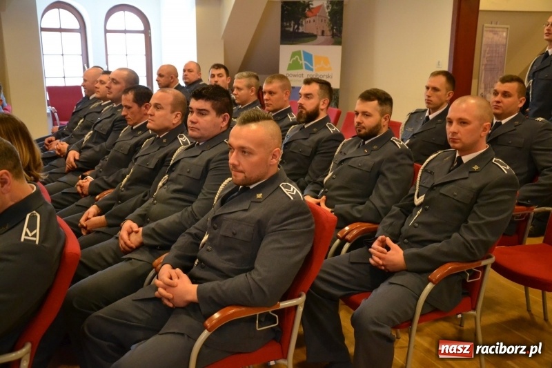 Zdjęcie w galerii na portalu naszraciborz.pl: Śląska Służba Więzienna świętuje na zamku w Raciborzu  wiadomości z regionu