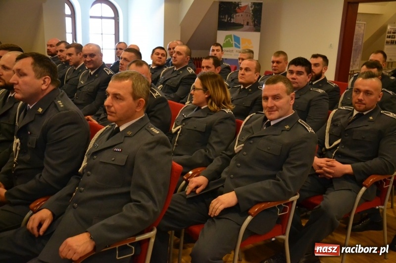 Zdjęcie w galerii na portalu naszraciborz.pl: Śląska Służba Więzienna świętuje na zamku w Raciborzu  wiadomości z regionu