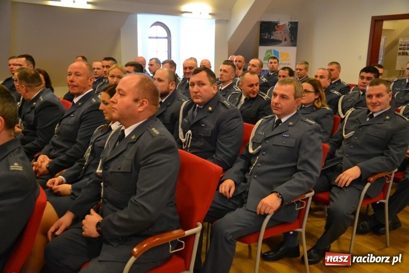 Zdjęcie w galerii na portalu naszraciborz.pl: Śląska Służba Więzienna świętuje na zamku w Raciborzu  wiadomości z regionu