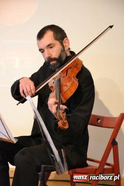 Zdjęcie w galerii na portalu naszraciborz.pl: Śląska Służba Więzienna świętuje na zamku w Raciborzu  wiadomości z regionu