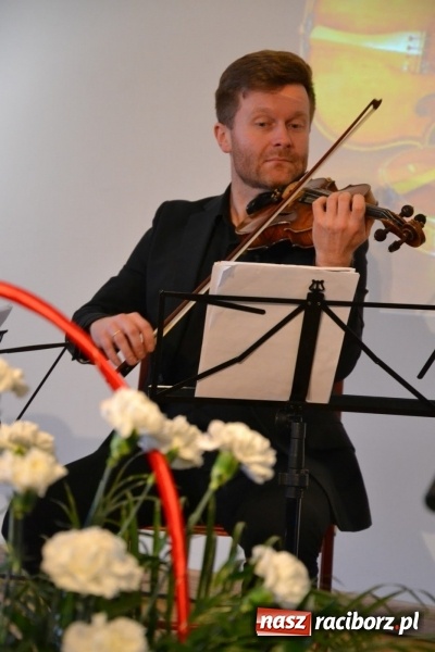 Zdjęcie w galerii na portalu naszraciborz.pl: Śląska Służba Więzienna świętuje na zamku w Raciborzu  wiadomości z regionu