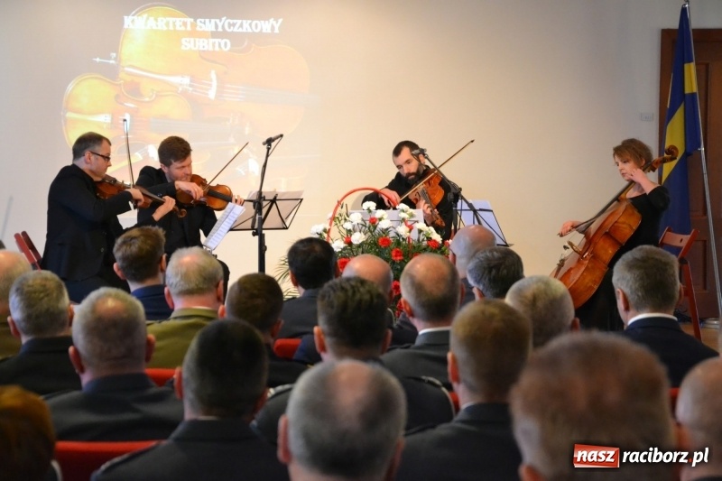 Zdjęcie w galerii na portalu naszraciborz.pl: Śląska Służba Więzienna świętuje na zamku w Raciborzu  wiadomości z regionu