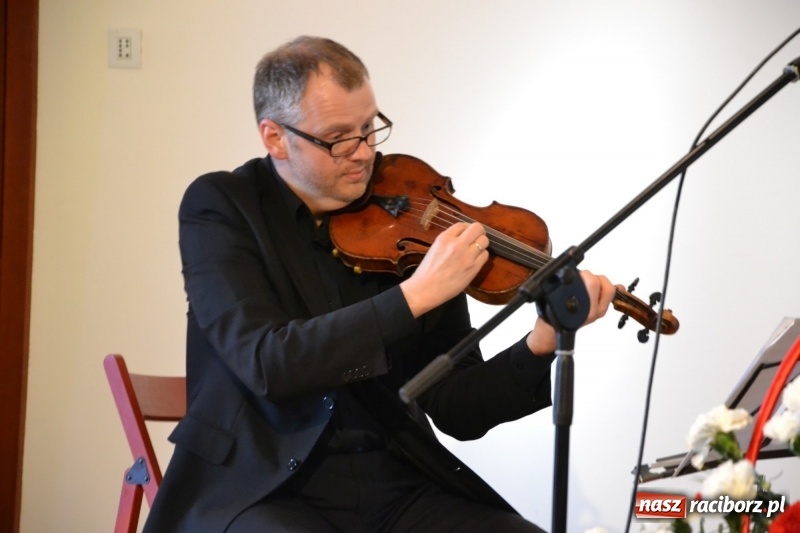 Zdjęcie w galerii na portalu naszraciborz.pl: Śląska Służba Więzienna świętuje na zamku w Raciborzu  wiadomości z regionu