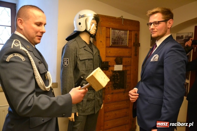 Zdjęcie w galerii na portalu naszraciborz.pl: Śląska Służba Więzienna świętuje na zamku w Raciborzu  wiadomości z regionu