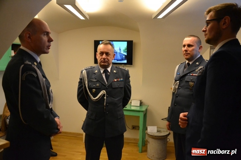 Zdjęcie w galerii na portalu naszraciborz.pl: Śląska Służba Więzienna świętuje na zamku w Raciborzu  wiadomości z regionu