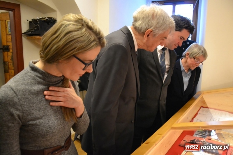 Zdjęcie w galerii na portalu naszraciborz.pl: Śląska Służba Więzienna świętuje na zamku w Raciborzu  wiadomości z regionu