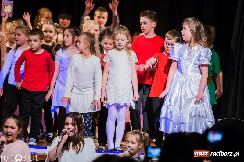 Zdjęcie w galerii na portalu naszraciborz.pl: Finał warsztatów artystycznych w Młodzieżowym Domu Kultury wiadomości z regionu