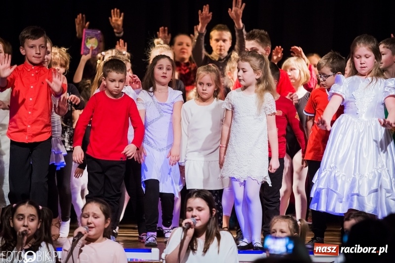 Zdjęcie w galerii na portalu naszraciborz.pl: Finał warsztatów artystycznych w Młodzieżowym Domu Kultury wiadomości z regionu