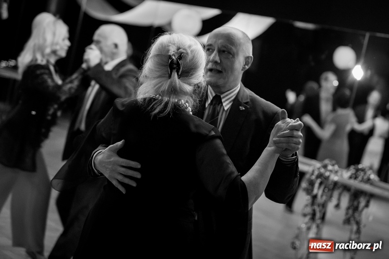 Zdjęcie w galerii na portalu naszraciborz.pl: Energicznie, ale i lirycznie. Potańcówka karnawałowa w Raciborskim Centrum Kultury  wiadomości z regionu