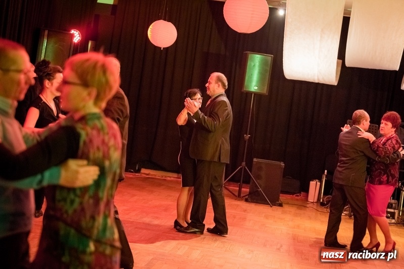 Zdjęcie w galerii na portalu naszraciborz.pl: Energicznie, ale i lirycznie. Potańcówka karnawałowa w Raciborskim Centrum Kultury  wiadomości z regionu