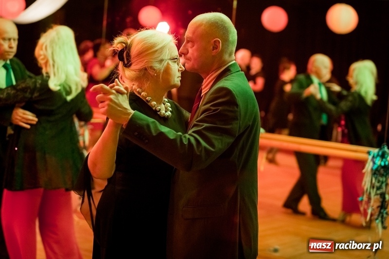 Zdjęcie w galerii na portalu naszraciborz.pl: Energicznie, ale i lirycznie. Potańcówka karnawałowa w Raciborskim Centrum Kultury  wiadomości z regionu