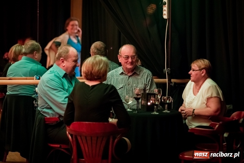 Zdjęcie w galerii na portalu naszraciborz.pl: Energicznie, ale i lirycznie. Potańcówka karnawałowa w Raciborskim Centrum Kultury  wiadomości z regionu