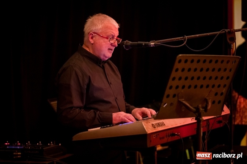 Zdjęcie w galerii na portalu naszraciborz.pl: Energicznie, ale i lirycznie. Potańcówka karnawałowa w Raciborskim Centrum Kultury  wiadomości z regionu