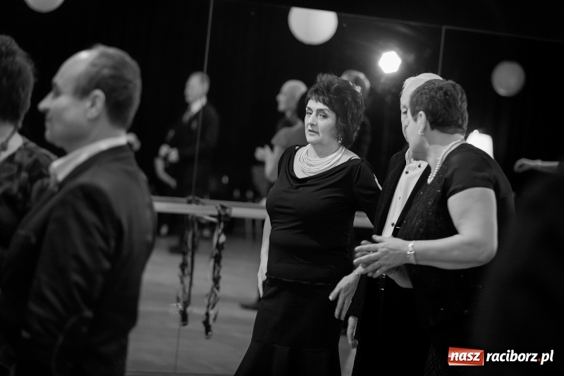 Zdjęcie w galerii na portalu naszraciborz.pl: Energicznie, ale i lirycznie. Potańcówka karnawałowa w Raciborskim Centrum Kultury  wiadomości z regionu