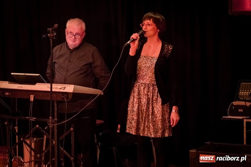 Zdjęcie w galerii na portalu naszraciborz.pl: Energicznie, ale i lirycznie. Potańcówka karnawałowa w Raciborskim Centrum Kultury  wiadomości z regionu