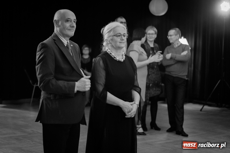 Zdjęcie w galerii na portalu naszraciborz.pl: Energicznie, ale i lirycznie. Potańcówka karnawałowa w Raciborskim Centrum Kultury  wiadomości z regionu