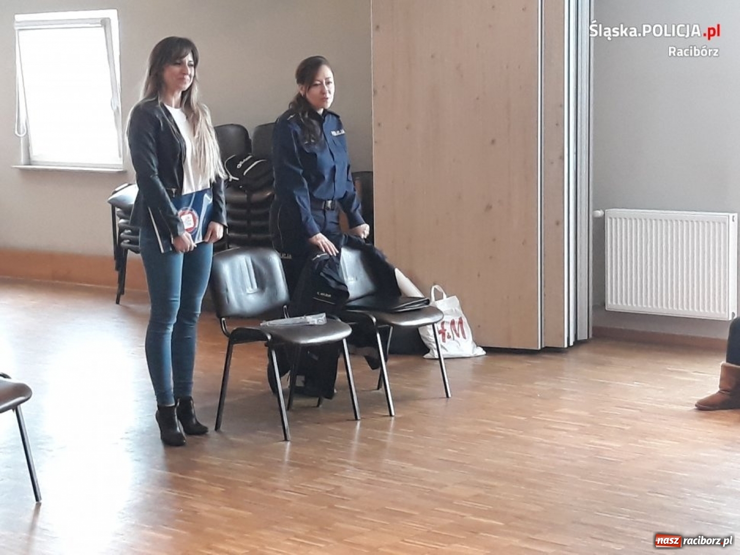 Zdjęcie w galerii na portalu naszraciborz.pl: Raciborscy mundurowi promują bezpieczeństwo podczas ferii  wiadomości z regionu