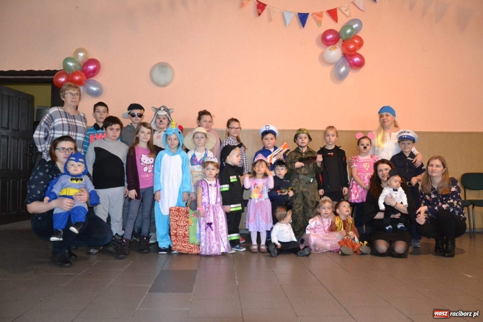 Zdjęcie w galerii na portalu naszraciborz.pl: Magik, Sznupek i bal maskowy  wiadomości z regionu