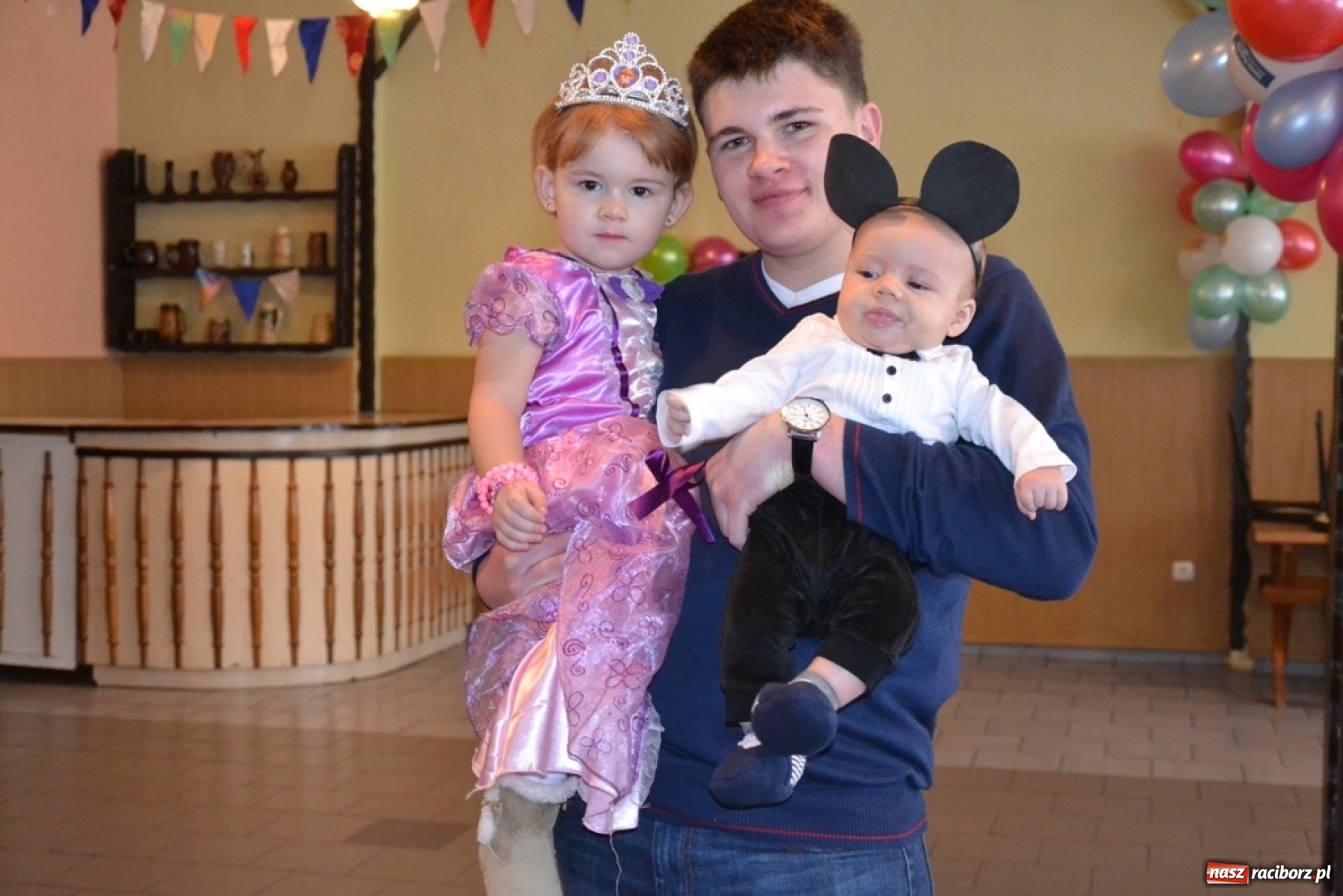 Zdjęcie w galerii na portalu naszraciborz.pl: Magik, Sznupek i bal maskowy  wiadomości z regionu