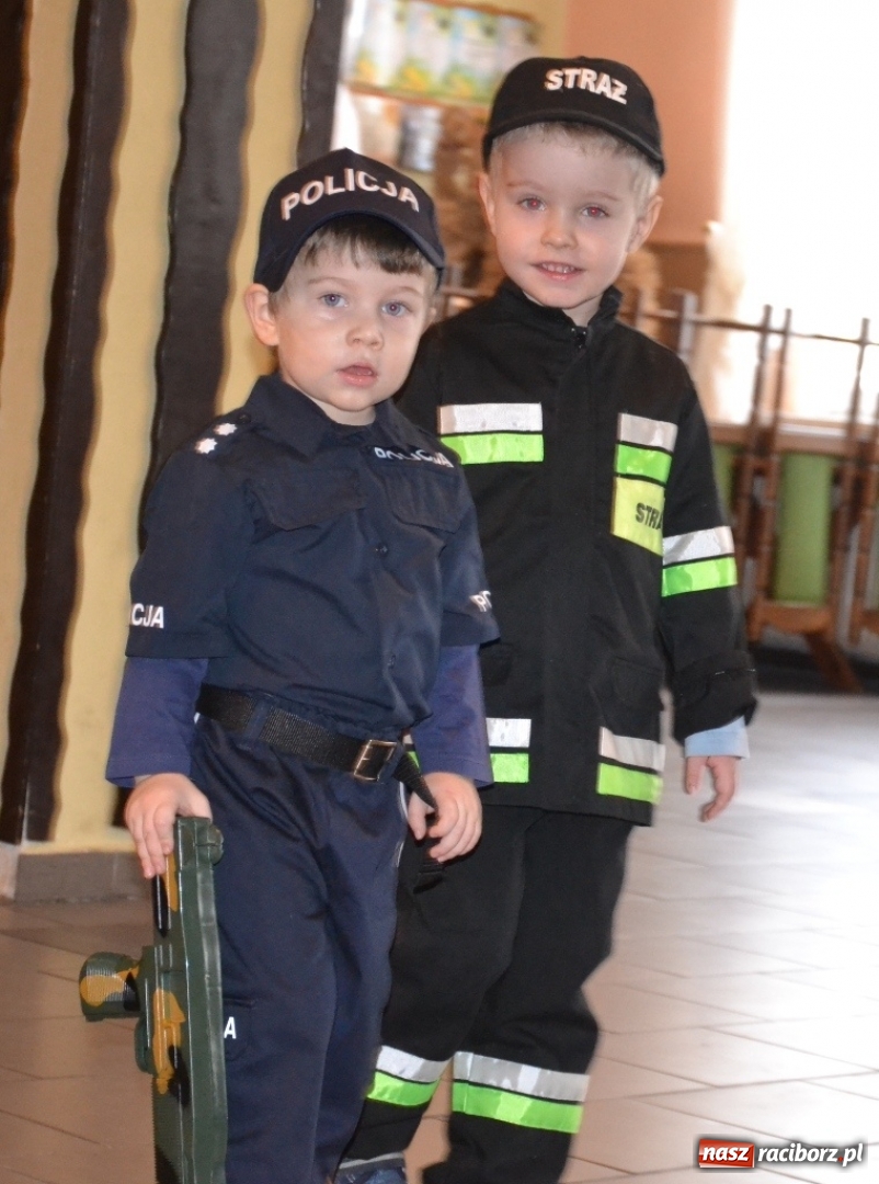 Zdjęcie w galerii na portalu naszraciborz.pl: Magik, Sznupek i bal maskowy  wiadomości z regionu