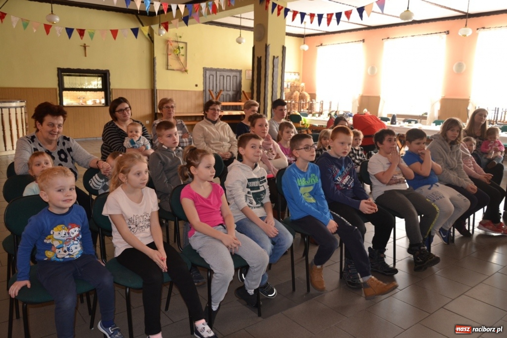 Zdjęcie w galerii na portalu naszraciborz.pl: Magik, Sznupek i bal maskowy  wiadomości z regionu