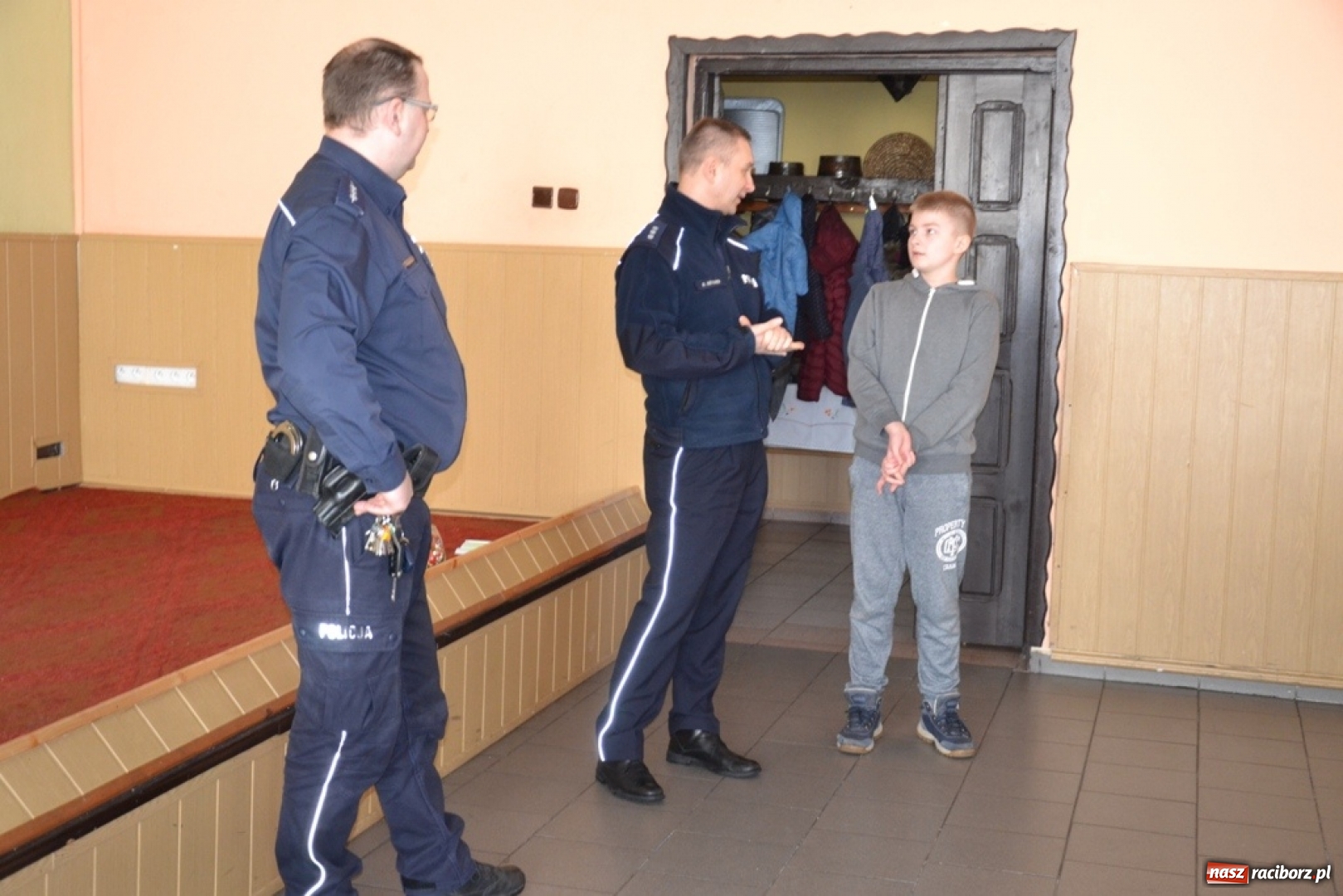 Zdjęcie w galerii na portalu naszraciborz.pl: Magik, Sznupek i bal maskowy  wiadomości z regionu