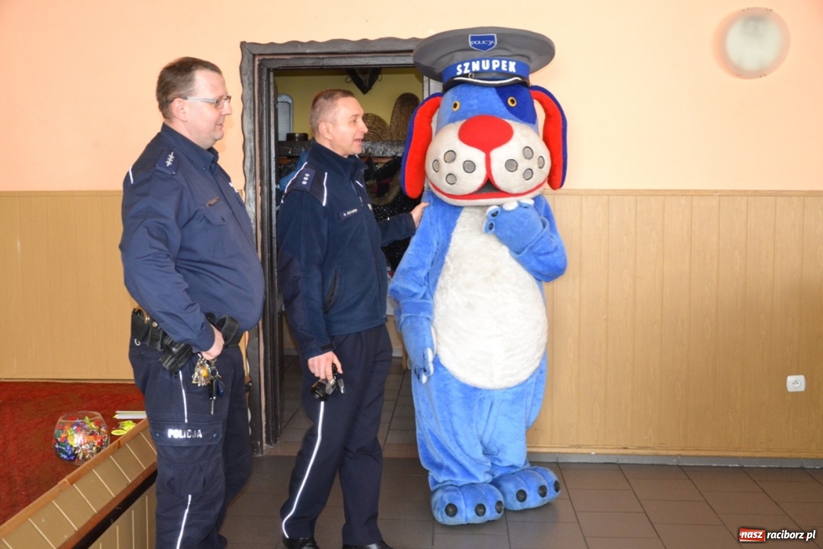 Zdjęcie w galerii na portalu naszraciborz.pl: Magik, Sznupek i bal maskowy  wiadomości z regionu