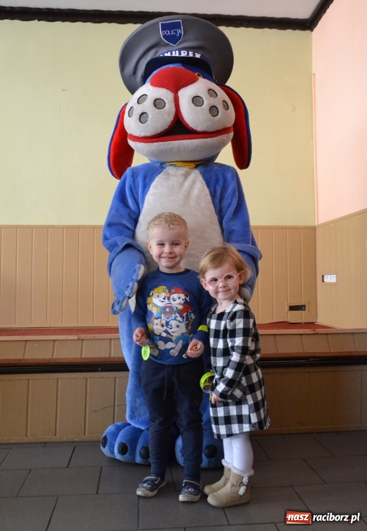 Zdjęcie w galerii na portalu naszraciborz.pl: Magik, Sznupek i bal maskowy  wiadomości z regionu