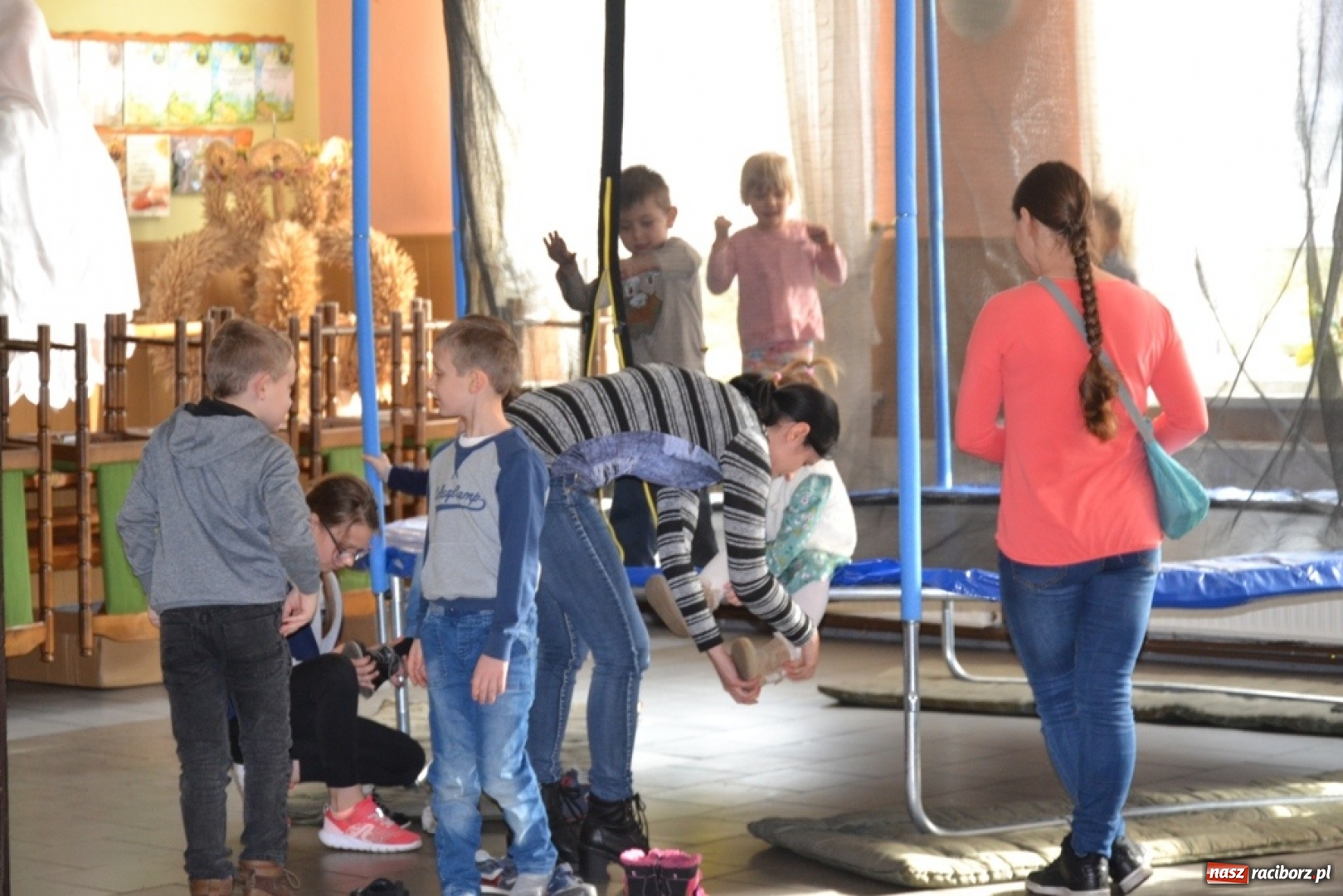 Zdjęcie w galerii na portalu naszraciborz.pl: Magik, Sznupek i bal maskowy  wiadomości z regionu