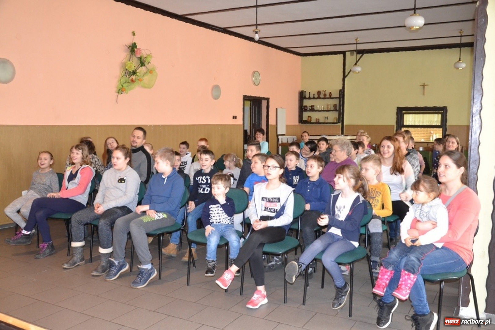 Zdjęcie w galerii na portalu naszraciborz.pl: Magik, Sznupek i bal maskowy  wiadomości z regionu