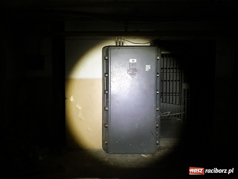 Zdjęcie w galerii na portalu naszraciborz.pl: Raciborskie podziemia. Zobacz na wideo skarbiec przedwojennego banku  wiadomości z regionu