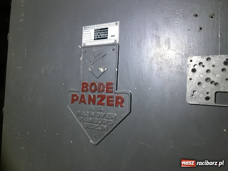 Zdjęcie w galerii na portalu naszraciborz.pl: Raciborskie podziemia. Zobacz na wideo skarbiec przedwojennego banku  wiadomości z regionu