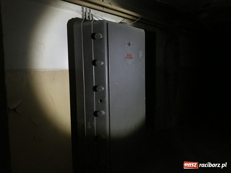 Zdjęcie w galerii na portalu naszraciborz.pl: Raciborskie podziemia. Zobacz na wideo skarbiec przedwojennego banku  wiadomości z regionu
