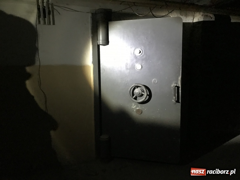 Zdjęcie w galerii na portalu naszraciborz.pl: Raciborskie podziemia. Zobacz na wideo skarbiec przedwojennego banku  wiadomości z regionu