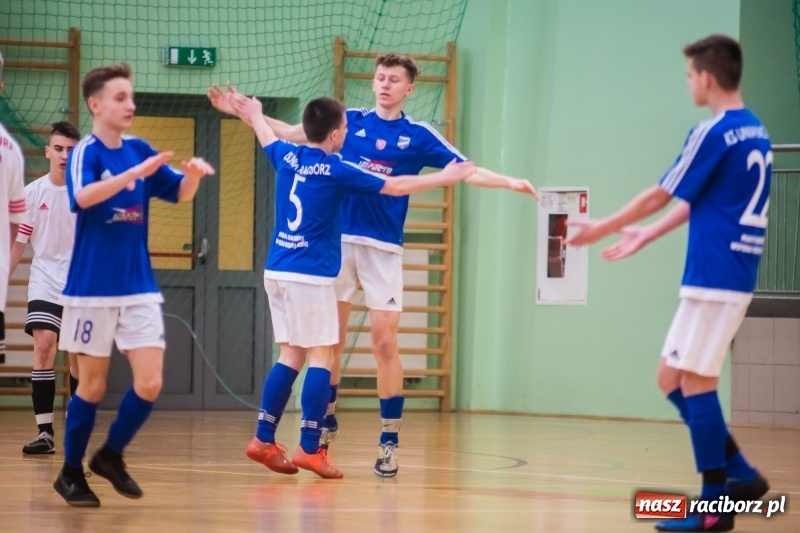 Zdjęcie w galerii na portalu naszraciborz.pl: KS Unia Racibórz z Pucharem Dyrektora ZSOMS wiadomości z regionu