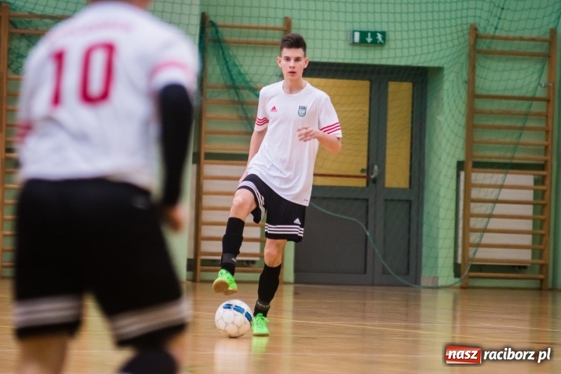 Zdjęcie w galerii na portalu naszraciborz.pl: KS Unia Racibórz z Pucharem Dyrektora ZSOMS wiadomości z regionu