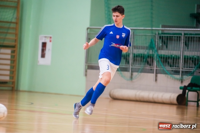 Zdjęcie w galerii na portalu naszraciborz.pl: KS Unia Racibórz z Pucharem Dyrektora ZSOMS wiadomości z regionu