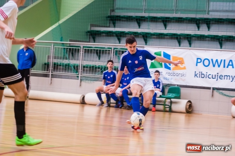 Zdjęcie w galerii na portalu naszraciborz.pl: KS Unia Racibórz z Pucharem Dyrektora ZSOMS wiadomości z regionu