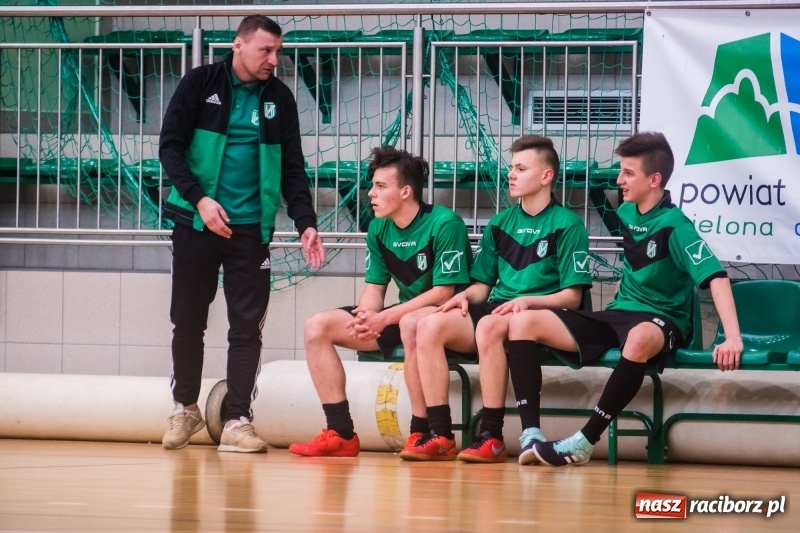 Zdjęcie w galerii na portalu naszraciborz.pl: KS Unia Racibórz z Pucharem Dyrektora ZSOMS wiadomości z regionu