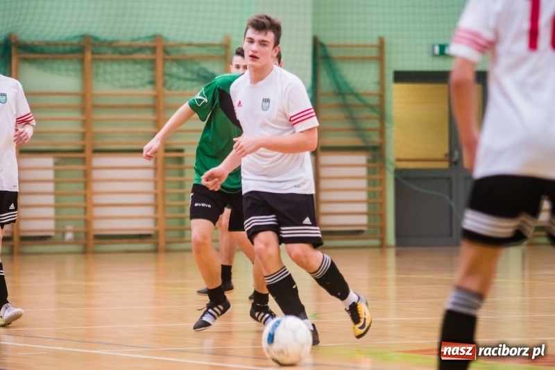 Zdjęcie w galerii na portalu naszraciborz.pl: KS Unia Racibórz z Pucharem Dyrektora ZSOMS wiadomości z regionu