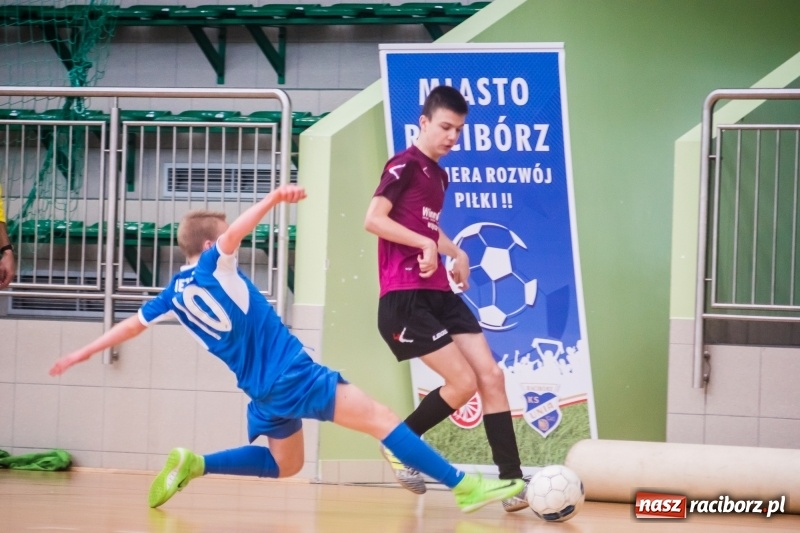 Zdjęcie w galerii na portalu naszraciborz.pl: KS Unia Racibórz z Pucharem Dyrektora ZSOMS wiadomości z regionu