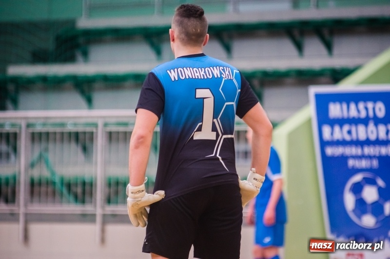 Zdjęcie w galerii na portalu naszraciborz.pl: KS Unia Racibórz z Pucharem Dyrektora ZSOMS wiadomości z regionu